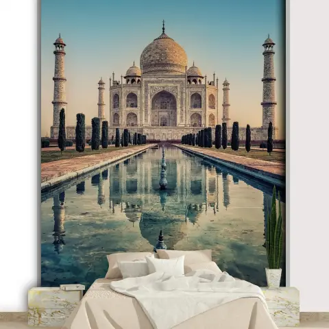 Majestic Taj Mahal Reflecting Water Garden Wallpaper